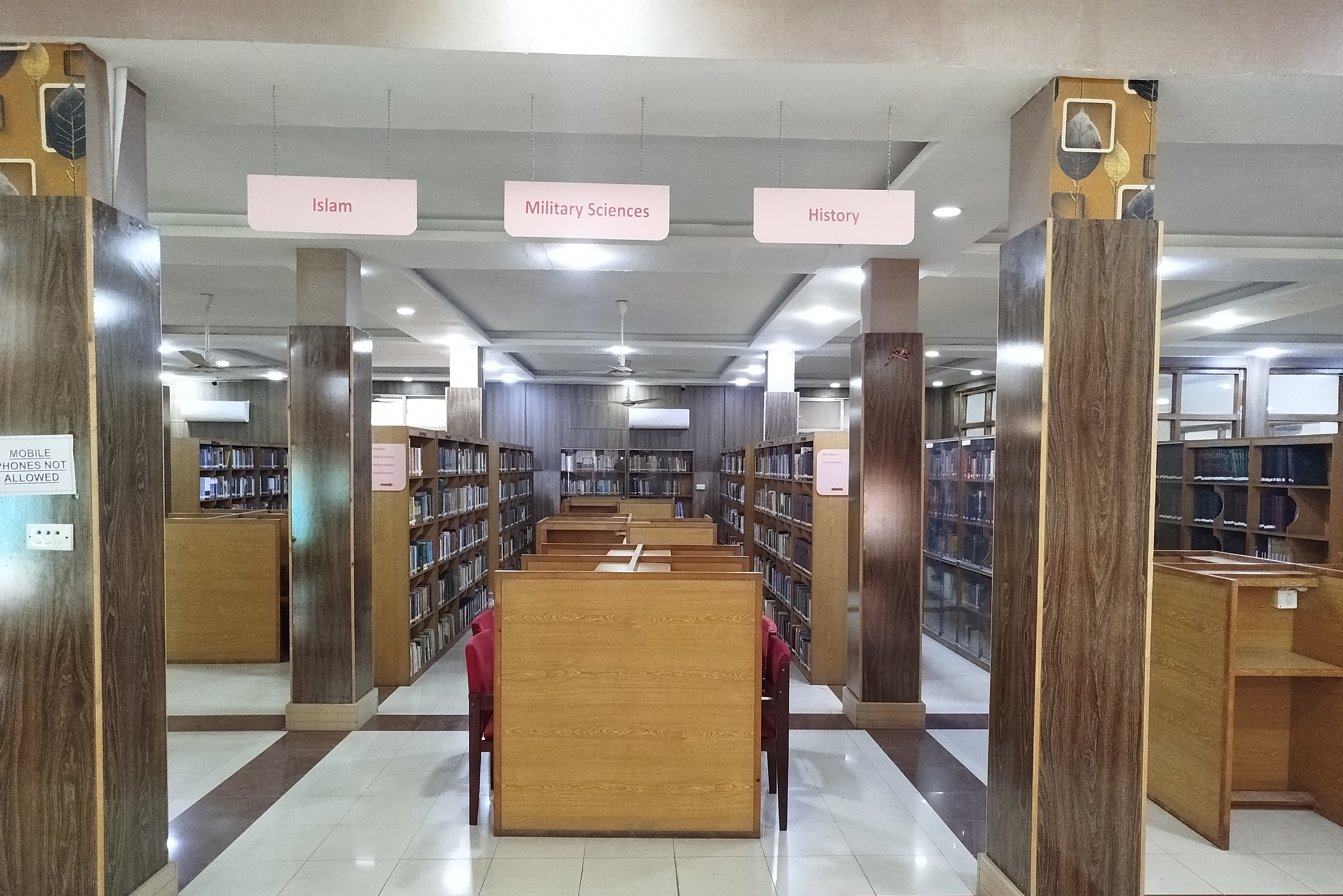 Learning Resource Center Image 9